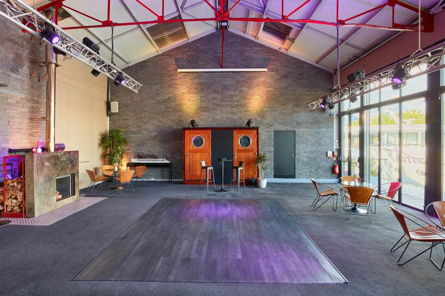 Location Atelier sur Seine Paris · séminaire avec grand écran et vidéoprojection