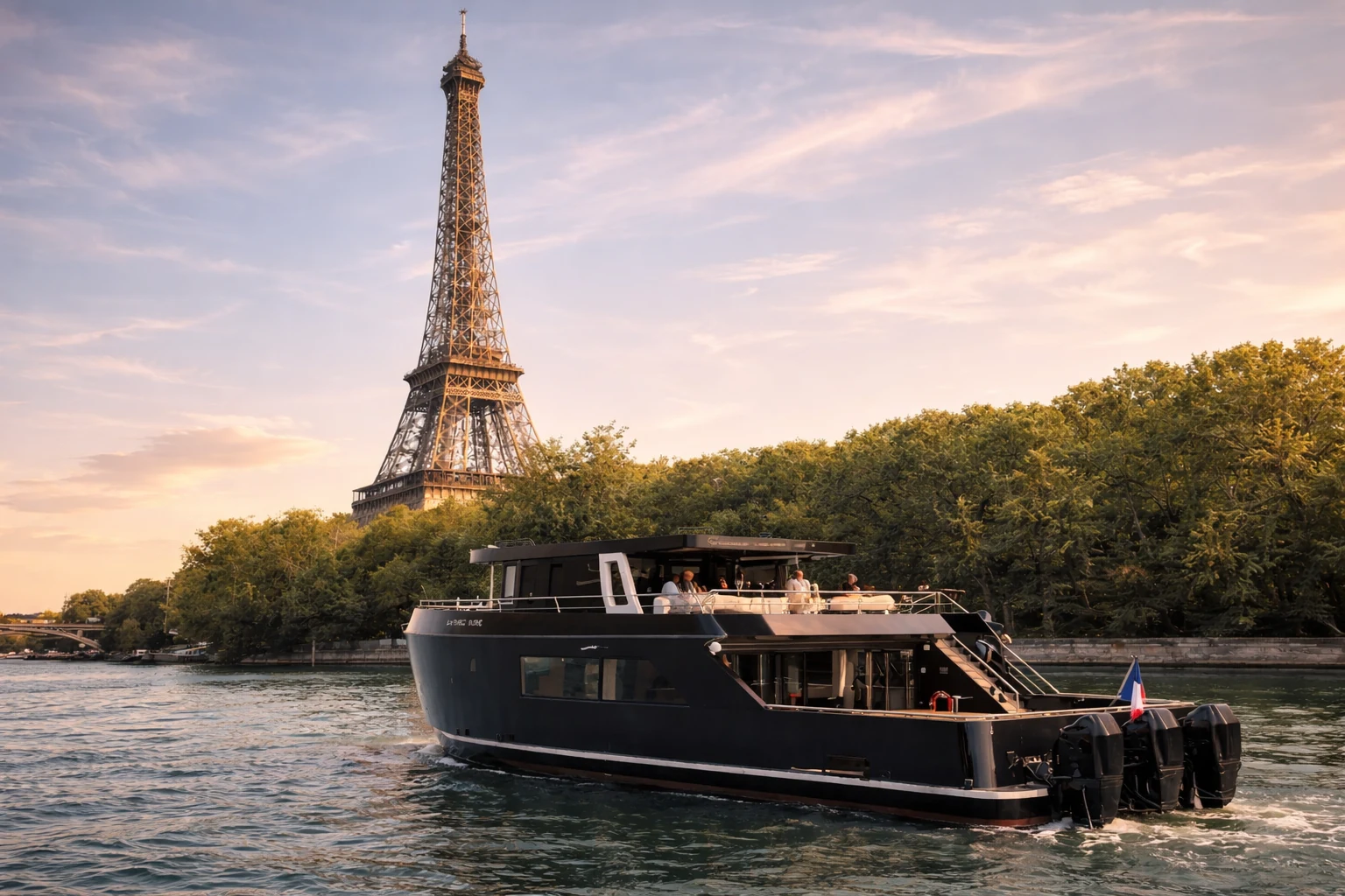Yacht Paris 15 - Yacht électrique Port de Grenelle - Privatisation 63 personnes