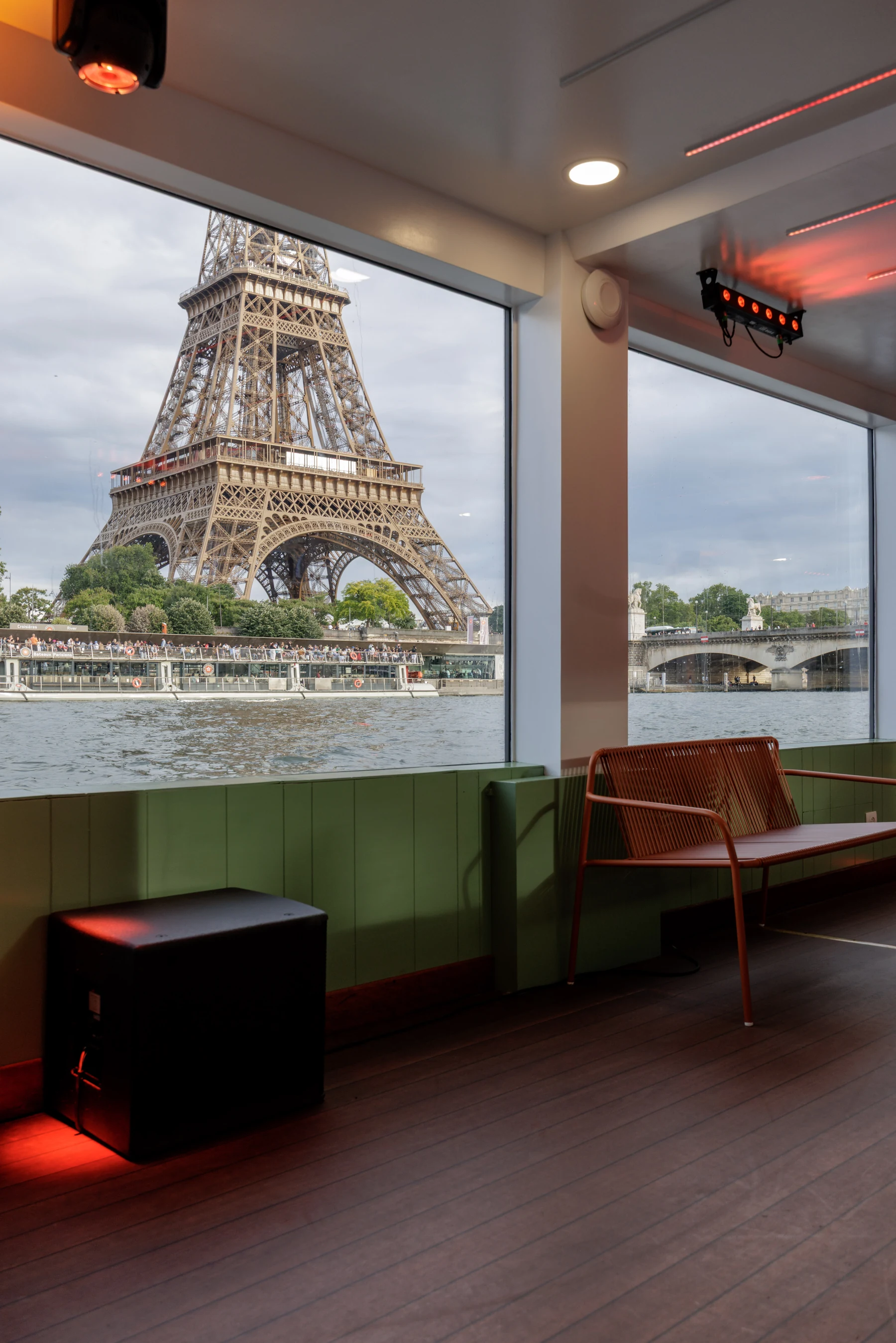 Privatiser bateau vue Tour Eiffel · Bateau Rivage événement Paris