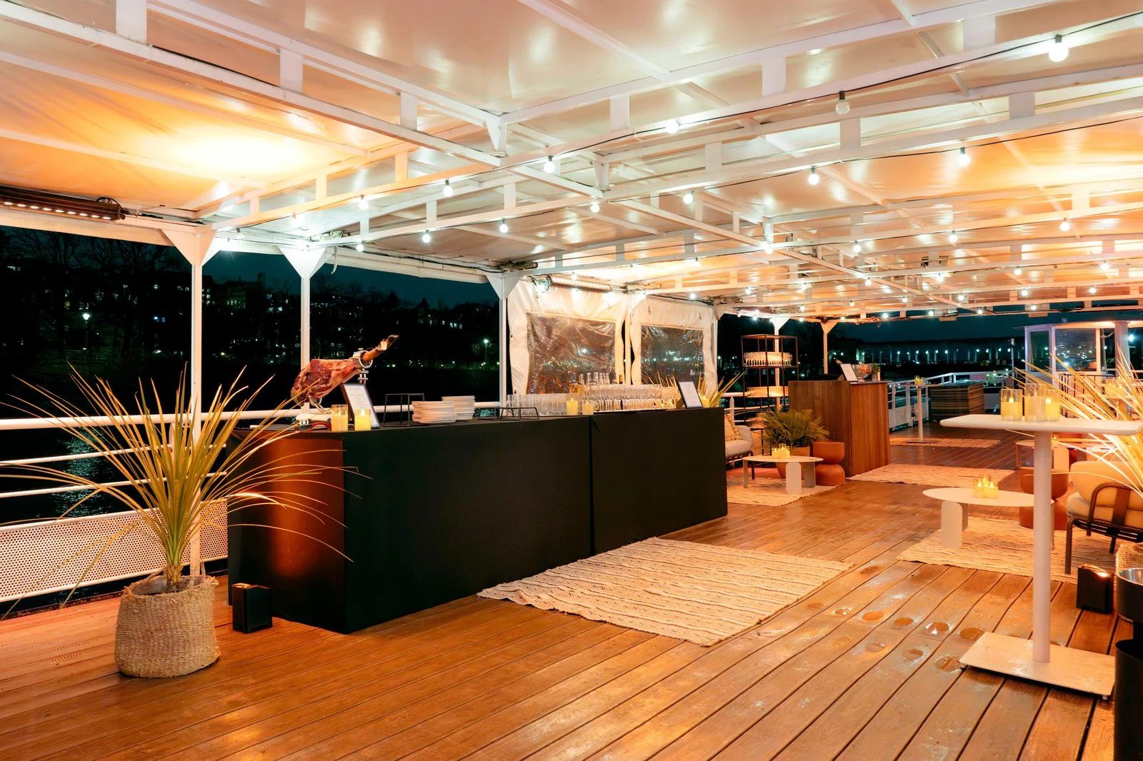 Anniversaire Sandrine Quétier · Bateau Paris 5