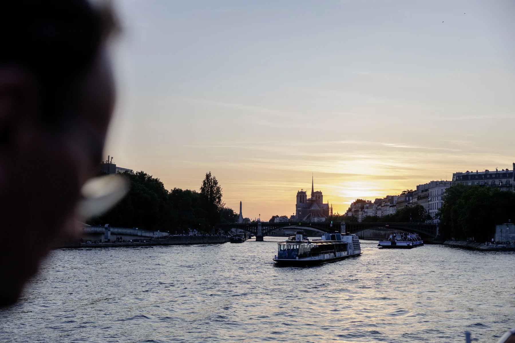 Scénographie et lumières · soirée Safran sur le Rivage