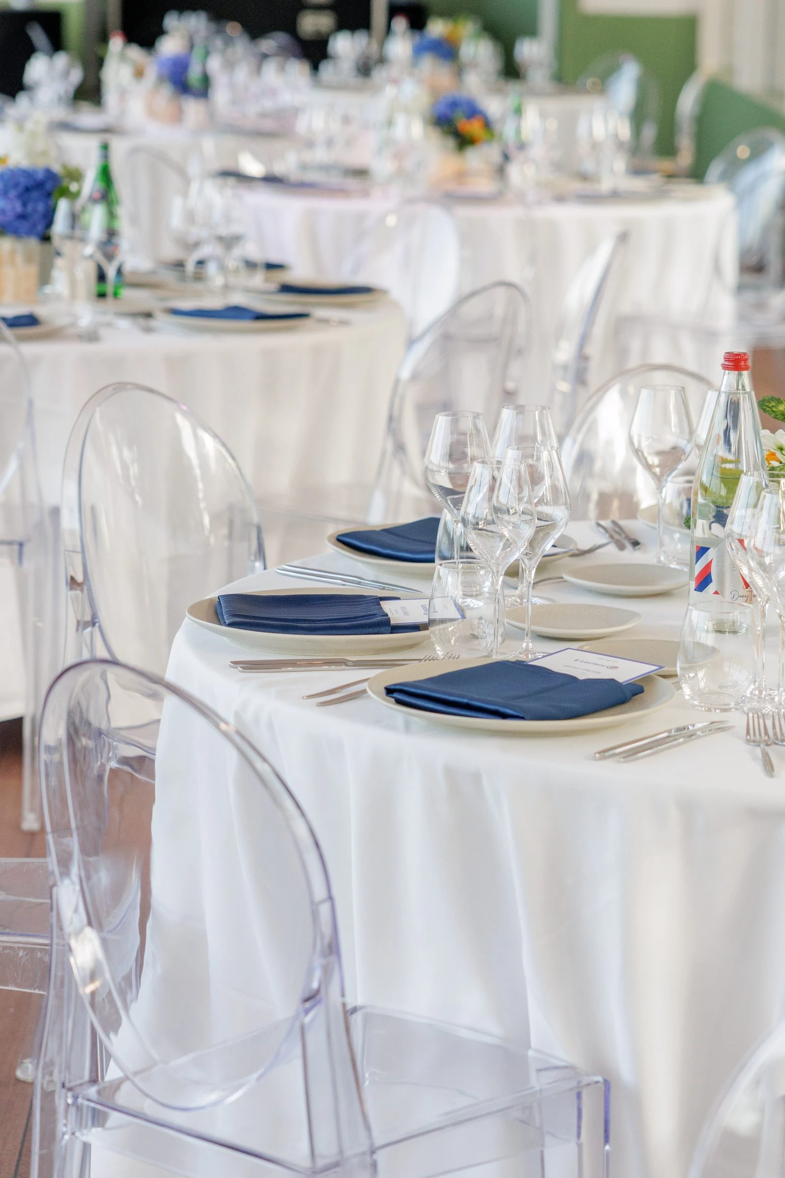 Dîner assis sur le Rivage · E. Leclerc, 50 invités