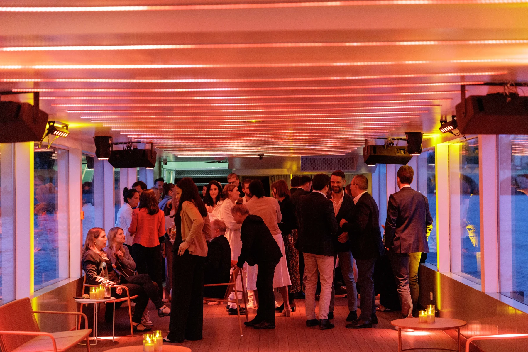Terrasse et vue sur la Seine · anniversaire d'entreprise Ayming sur le Rivage