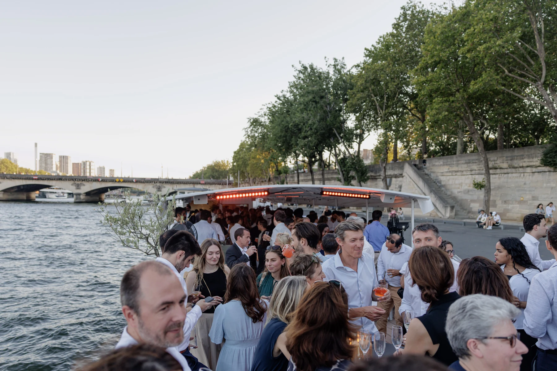 soirée d'entreprise avec clients DNCA · Rivage, 150 invités