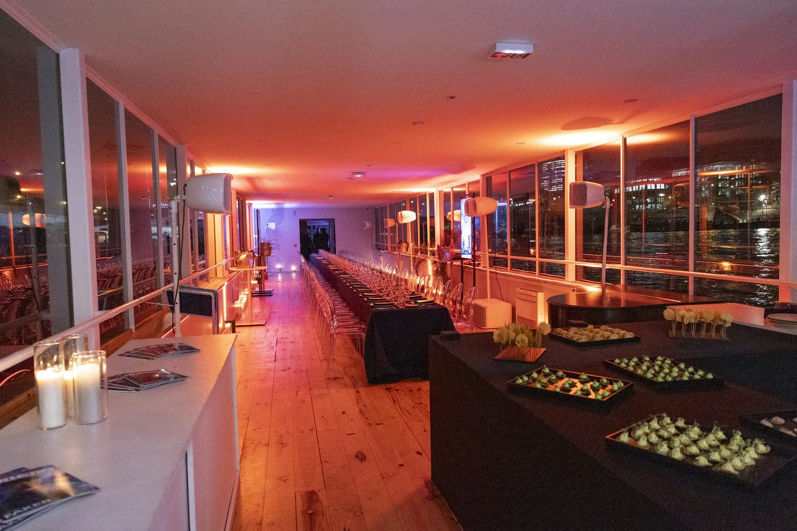 Privatisation du Rivage à Paris · league of its own Red Bull