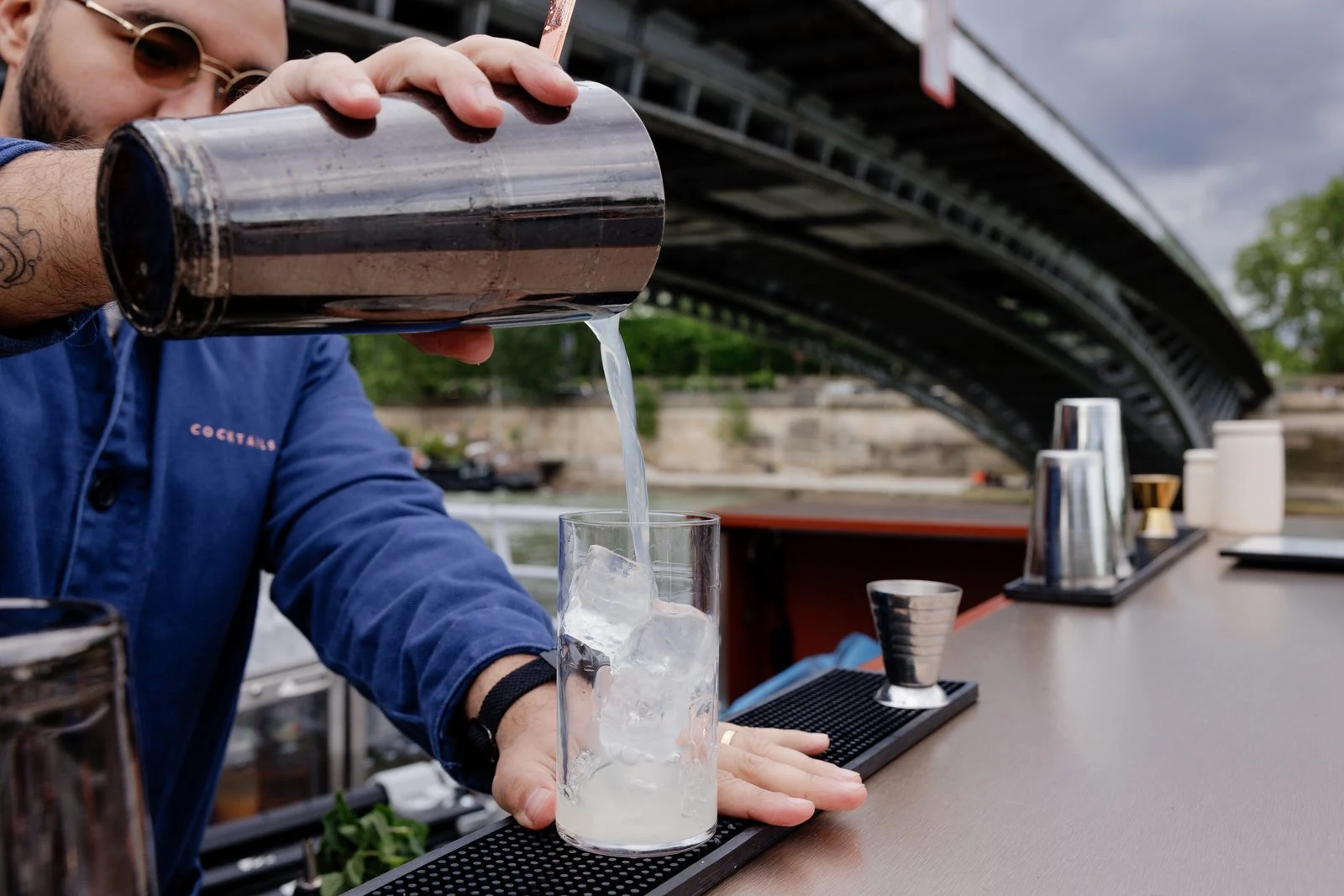 Terrasse et vue sur la Seine · soirée d'été des équipes Kujten sur le Rivage