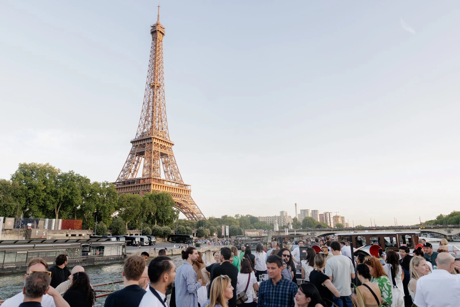 Location de bateau sur la Seine · soirée interne collaborateurs Red Bull