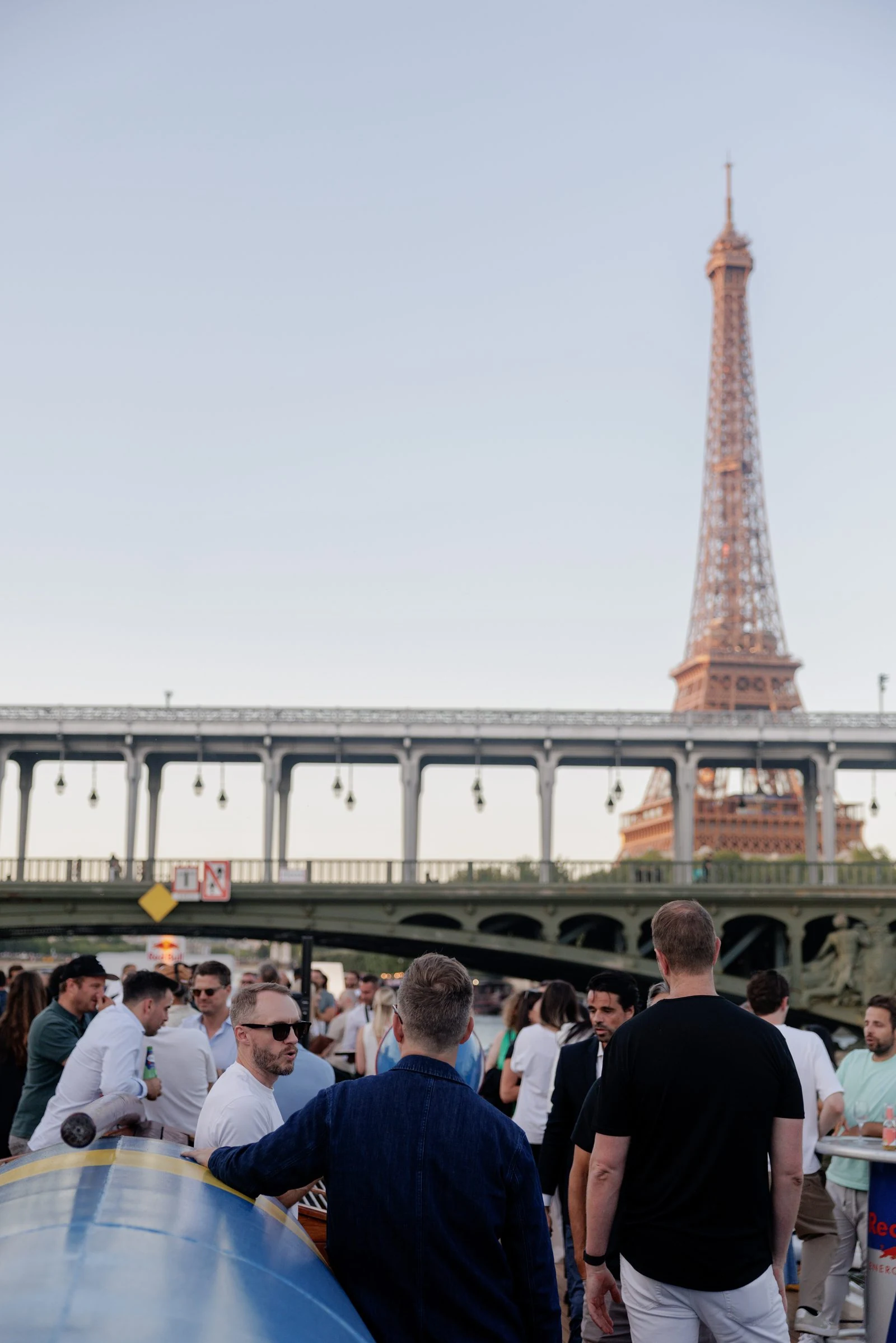 soirée interne collaborateurs Red Bull · Bateau Grenelle, 130 invités