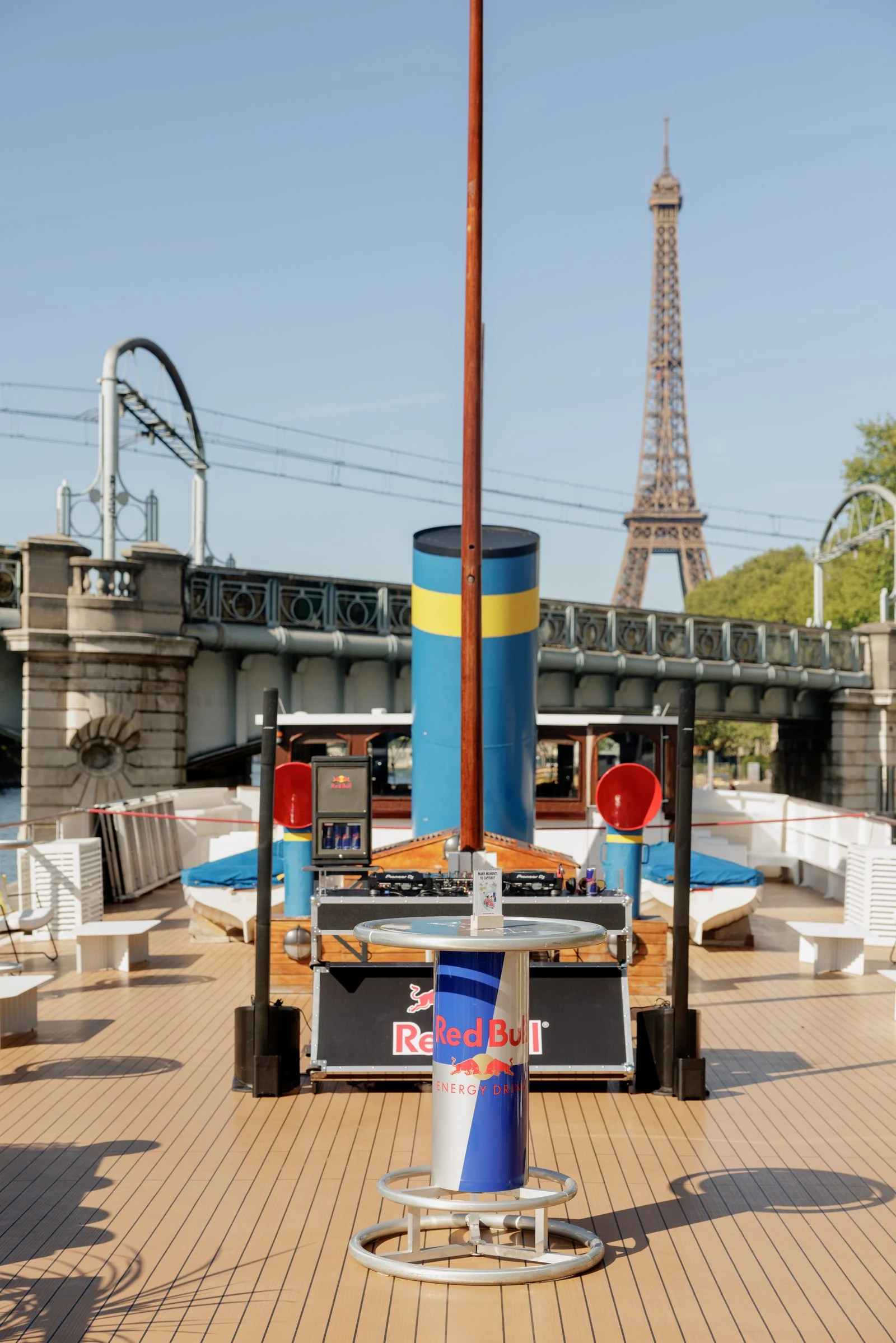 Invités du soirée interne collaborateurs Red Bull sur le Bateau Grenelle