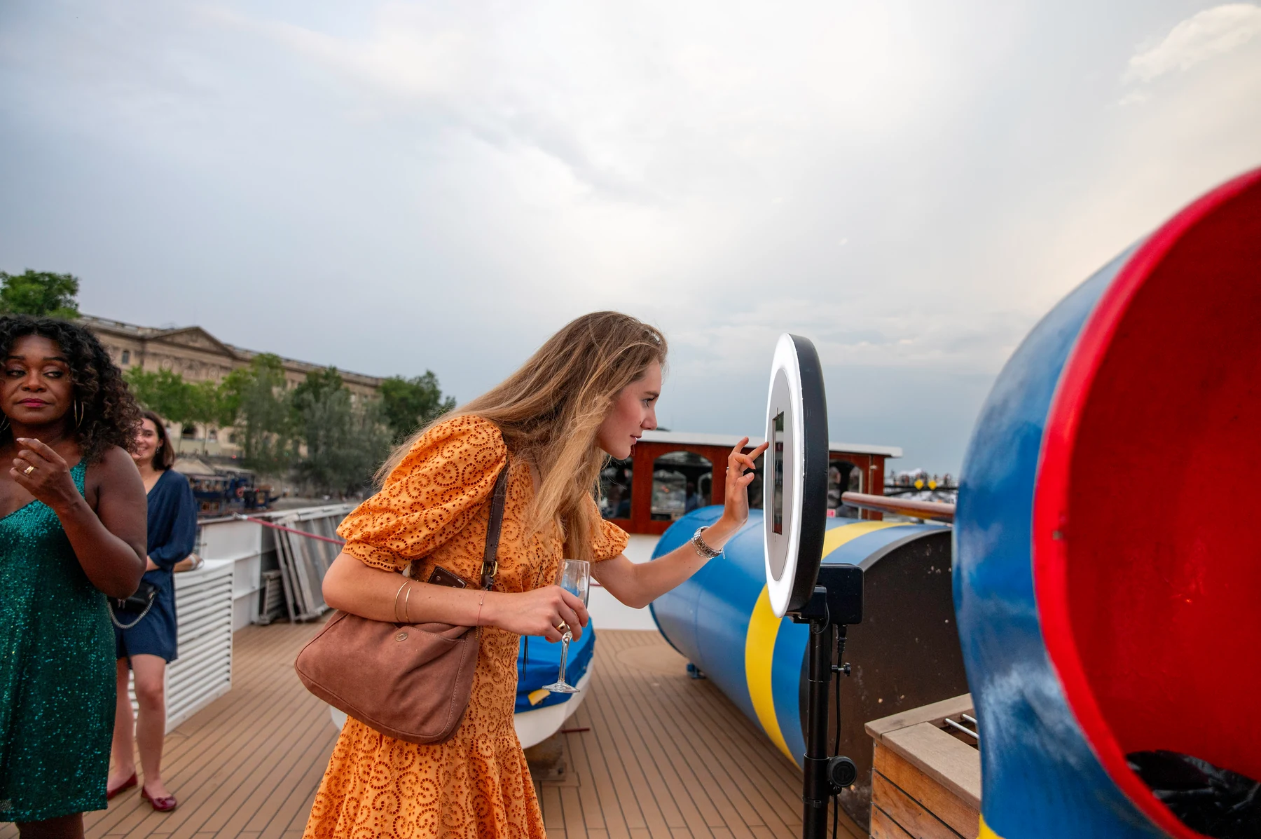 Location du Bateau Grenelle pour CSE Cholet Dupont Oudart · Cocktail dînatoire Paris