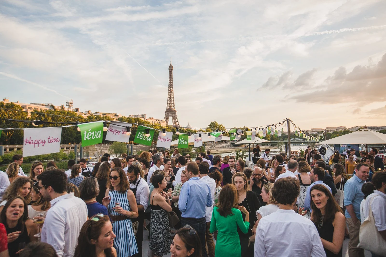 Cocktail dînatoire sur la Seine pour une soirée d'entreprise