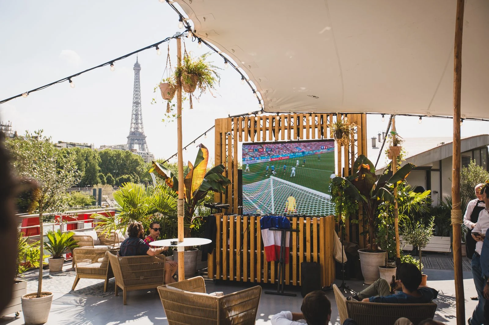 Alex Bolton · Soirée interne · privatisation de bateau Paris