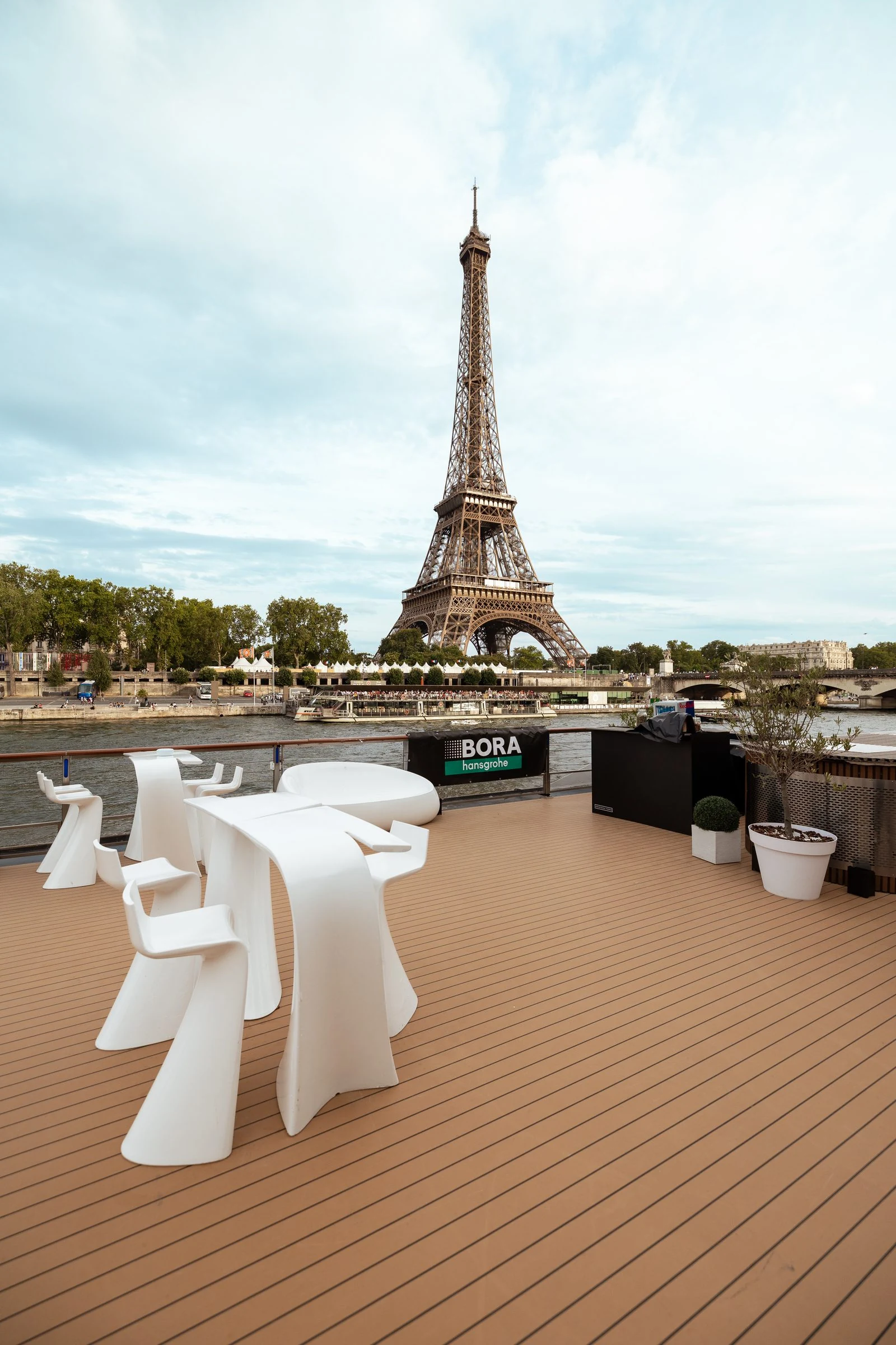 BORA-HANSGROHE · Arrivée du Tour de France sur le Bateau Paris 16 · privatisation de bateau Paris